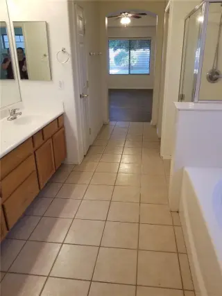 Propiedad en alquiler con 4 habitaciones y 2 baños en Avondale