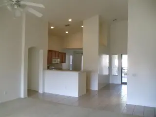 Propiedad en alquiler con 4 habitaciones y 2 baños en Avondale