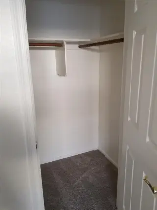 Propiedad en alquiler con 4 habitaciones y 2 baños en Avondale