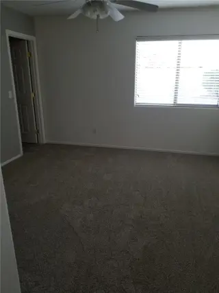 Propiedad en alquiler con 4 habitaciones y 2 baños en Avondale
