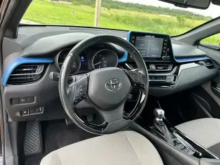 2020 Toyota CH-R XLE