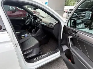 Volkswagen Tiguan 2023 SE R-Line Black 4dr SUV