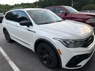 Volkswagen Tiguan 2023 SE R-Line Black 4dr SUV