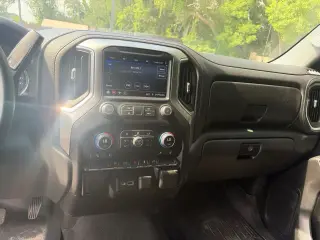 Chevrolet Silverado 1500 2020 4x4 LT Cabina Doble de 4 puertas, caja corta de 5.8 pies