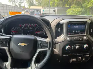 Chevrolet Silverado 1500 2020 4x4 LT Cabina Doble de 4 puertas, caja corta de 5.8 pies