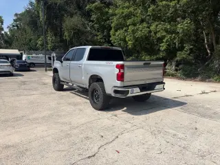 Chevrolet Silverado 1500 2020 4x4 LT Cabina Doble de 4 puertas, caja corta de 5.8 pies