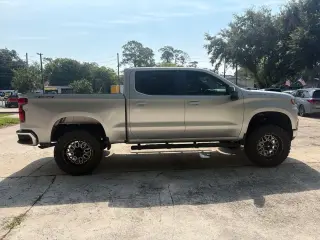 Chevrolet Silverado 1500 2020 4x4 LT Cabina Doble de 4 puertas, caja corta de 5.8 pies