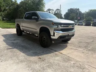 Chevrolet Silverado 1500 2020 4x4 LT Cabina Doble de 4 puertas, caja corta de 5.8 pies