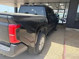 Toyota Tacoma 2024 4x4 SR 4dr Double Cab 5.0 ft SB 8A
