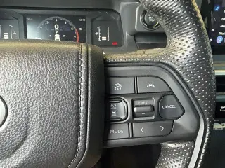 Toyota Tacoma 2024 4x4 SR 4dr Double Cab 5.0 ft SB 8A