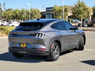 Ford Mustang Mach-E 2023 Select 4dr SUV