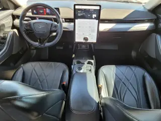 Ford Mustang Mach-E 2023 Select 4dr SUV