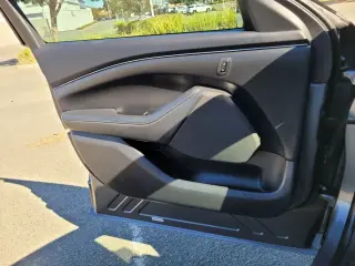 Ford Mustang Mach-E 2023 Select 4dr SUV