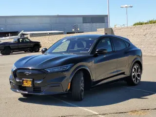 Ford Mustang Mach-E 2021 AWD Premium 4dr SUV