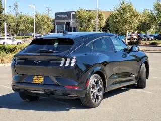Ford Mustang Mach-E 2021 AWD Premium 4dr SUV