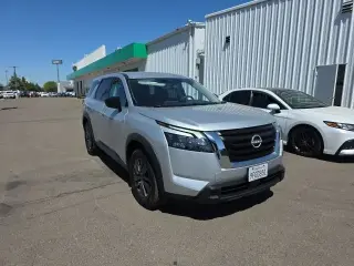 Nissan Pathfinder 2023 AWD S 4dr SUV