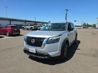 Nissan Pathfinder 2023 AWD S 4dr SUV