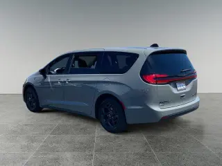 Chrysler Pacifica Plug-In Hybrid 2023 Limited 4dr Mini-Van