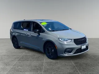 Chrysler Pacifica Plug-In Hybrid 2023 Limited 4dr Mini-Van