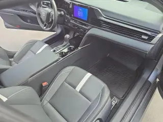 Toyota Camry 2025 SE 4dr Sedan