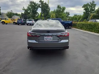 Toyota Camry 2025 SE 4dr Sedan