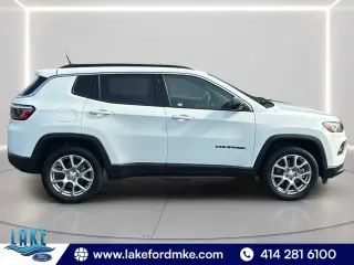 Jeep Compass 2024 4x4 Latitude Lux 4dr SUV