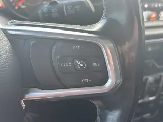Jeep Wrangler Unlimited 2018 4x4 Sahara 4dr SUV (midyear release)