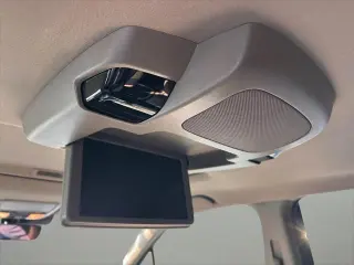 Honda Pilot 2021 Touring 4dr SUV w/Rear Captain's Chairs