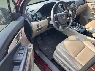 Honda Pilot 2021 Touring 4dr SUV w/Rear Captain's Chairs