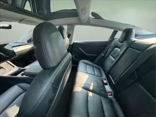 Tesla Model 3 2023 4dr Sedan