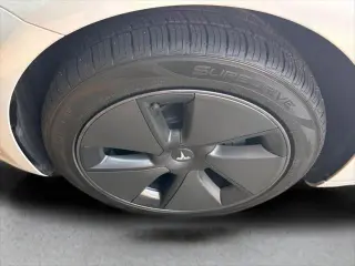 Tesla Model 3 2023 4dr Sedan