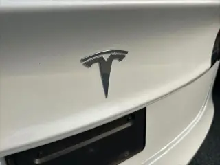 Tesla Model 3 2023 4dr Sedan