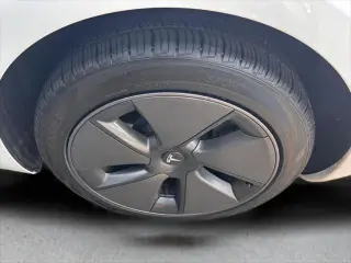 Tesla Model 3 2023 4dr Sedan