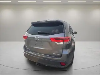 Toyota Highlander 2018 AWD XLE 4dr SUV
