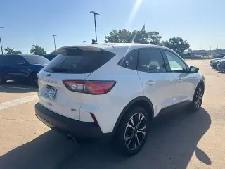 Ford Escape Hybrid 2021 SE 4dr SUV