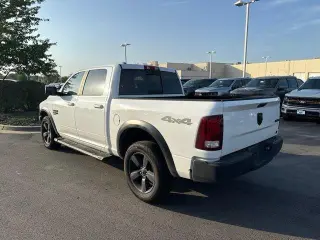 Ram 1500 Classic 2019 4x4 SLT 4dr Crew Cab 5.5 ft. SB Pickup