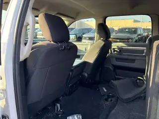 Ram 1500 Classic 2019 4x4 SLT 4dr Crew Cab 5.5 ft. SB Pickup