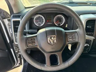 Ram 1500 Classic 2019 4x4 SLT 4dr Crew Cab 5.5 ft. SB Pickup