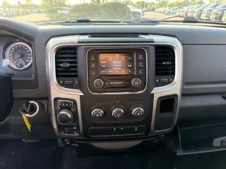 Ram 1500 Classic 2019 4x4 SLT 4dr Crew Cab 5.5 ft. SB Pickup