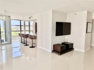 Propiedad en alquiler con 2 habitaciones y 2 baños en Aventura