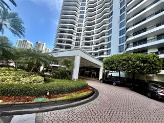 Propiedad en alquiler con 2 habitaciones y 2 baños en Aventura