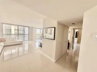 Propiedad en alquiler con 2 habitaciones y 2 baños en Aventura