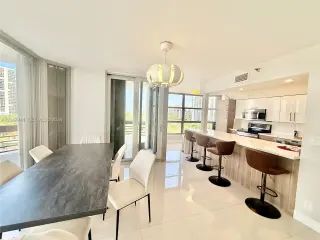 Propiedad en alquiler con 2 habitaciones y 2 baños en Aventura
