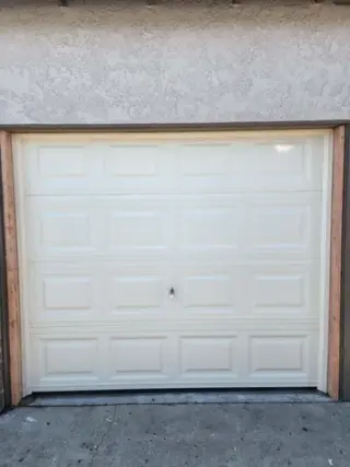 Single rollup garage door