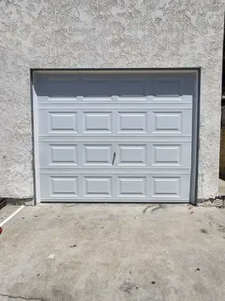 Single rollup garage door
