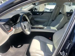 Volvo S60 2021 AWD T5 Momentum 4dr Sedan