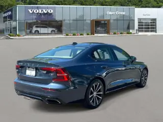 Volvo S60 2021 AWD T5 Momentum 4dr Sedan