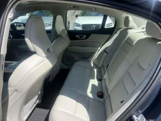 Volvo S60 2021 AWD T5 Momentum 4dr Sedan