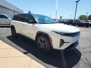 2024 Jeep Wagoneer S