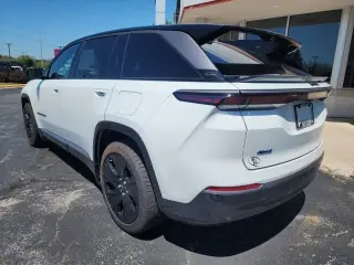 2024 Jeep Wagoneer S